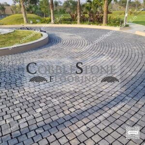 Grey Black Handcut Granite Farm House Driveway Cobble Stone