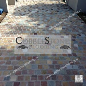 Multi Colored Stone Farm House Driveway Cobble Flooring
