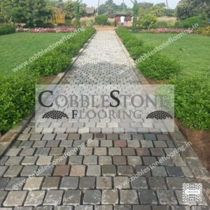 Multi Colored Stone Garden Walkway Cobble Flooring
